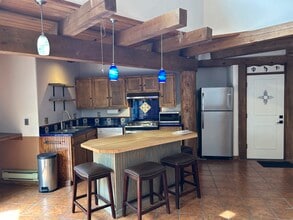 307 Valverde St, Unit #3 in Taos, NM - Building Photo - Building Photo