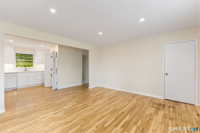 property at 17 Artic St