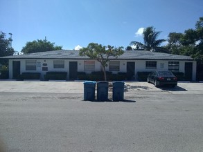 1045 N Andrews Ave in Fort Lauderdale, FL - Building Photo - Building Photo