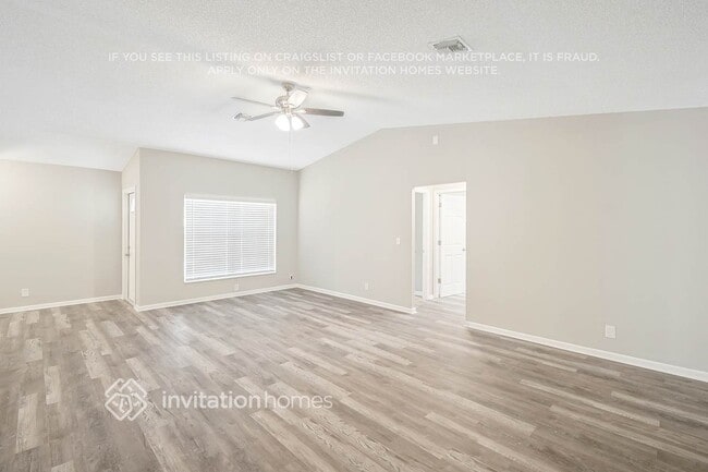 5754 Lincoln Cir E in Greenacres, FL - Foto de edificio - Building Photo