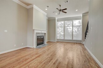 9133 Creekstone Lake Dr in Houston, TX - Building Photo - Building Photo