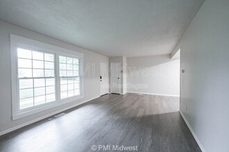 6920 Chrysler St in Indianapolis, IN - Foto de edificio - Building Photo