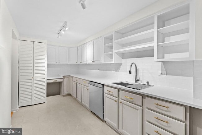 property at 4601 N Park Ave