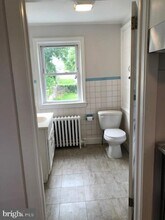 121 W Lancaster Ave in Downingtown, PA - Building Photo - Building Photo
