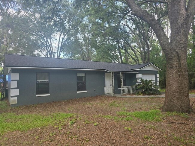 property at 6 Pecan Dr Course