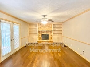 100 Kanawah Run in Yorktown, VA - Building Photo - Building Photo