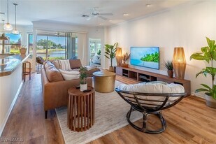 1896 Crestview Way in Naples, FL - Building Photo