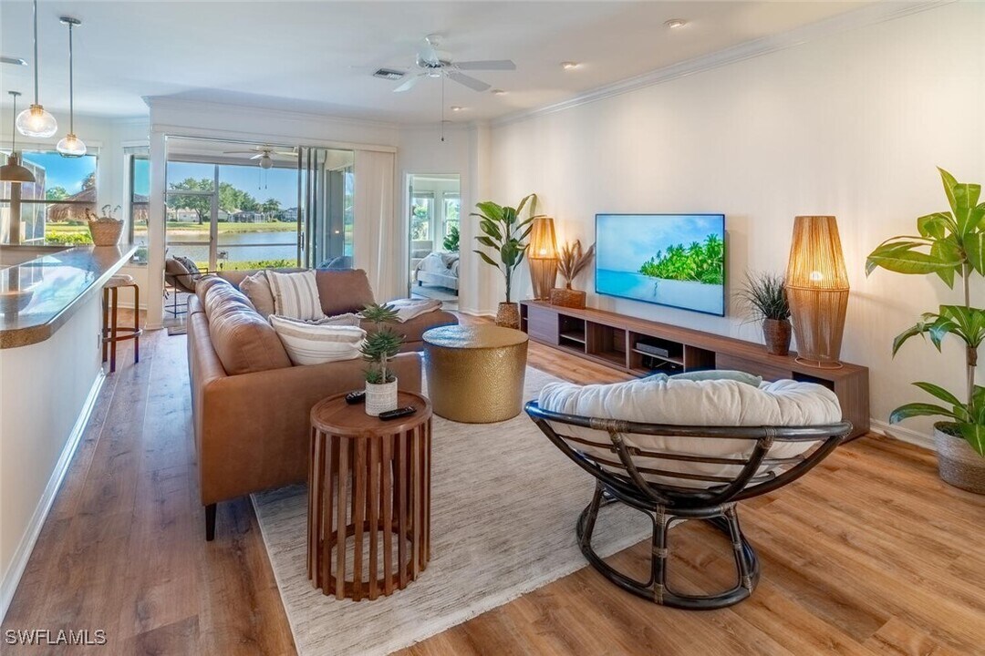 1896 Crestview Way in Naples, FL - Building Photo