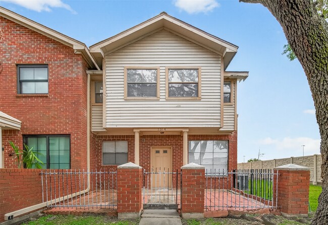 1103 Dulles Ave in Stafford, TX - Building Photo - Building Photo