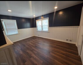 7 Van Ness Ct in Maplewood, NJ - Building Photo - Building Photo
