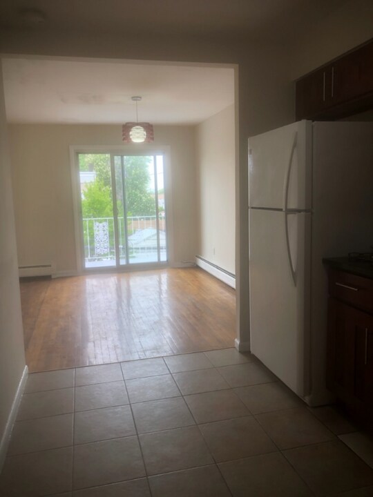 58-11 74th St-Unit -3 in Queens, NY - Building Photo