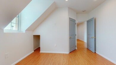 2649 Arvia St in Los Angeles, CA - Building Photo - Interior Photo