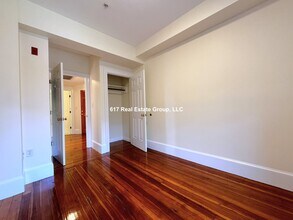 881 Massachusetts Ave in Cambridge, MA - Building Photo - Building Photo