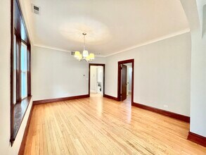 2652 N Harding Ave, Unit 02 in Chicago, IL - Foto de edificio - Building Photo