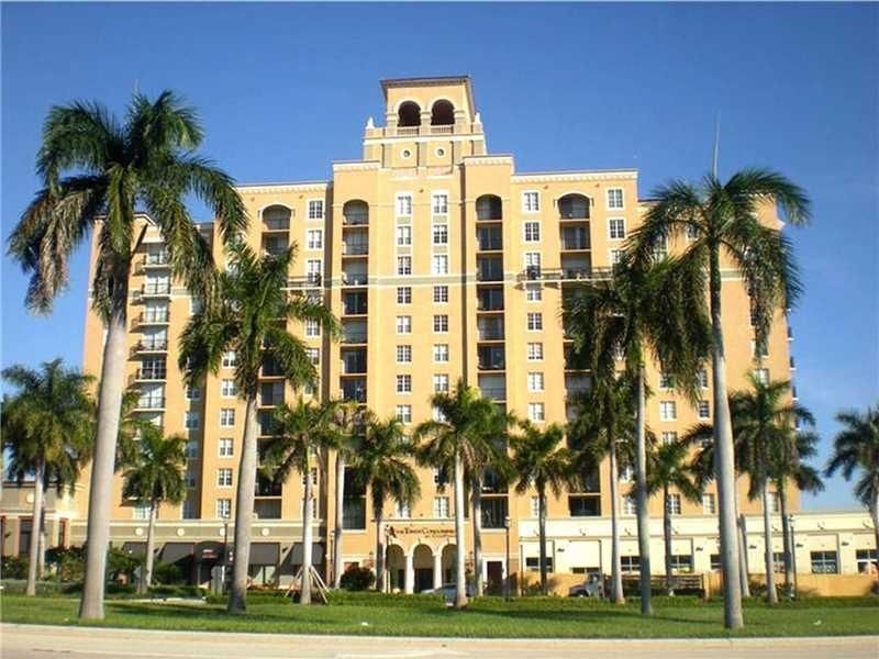 651 Okeechobee Blvd, Unit Penthouse 1204 PH-302 in West Palm Beach, FL - Foto de edificio