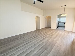 1605 Woodward Heights Way in North Las Vegas, NV - Building Photo - Building Photo