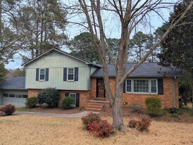110 Melbourne Ln in Greenville, SC - Building Photo