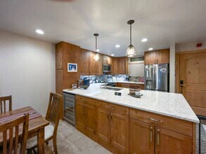 530 S French St in Breckenridge, CO - Foto de edificio - Building Photo