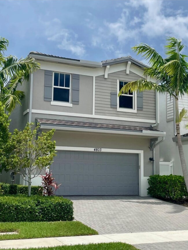 4803 NW 48th Terrace in Tamarac, FL - Building Photo - Building Photo