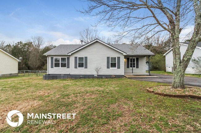 property at 592 Woodcrest Dr