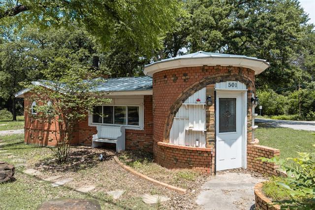 property at 501 Lakeshore Rd