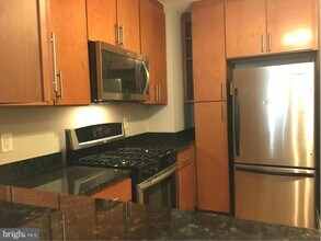 915 E St NW in Washington, DC - Building Photo - Building Photo