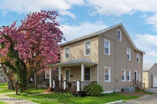 612 W Sylvania Ave in Avon By The Sea, NJ - Building Photo