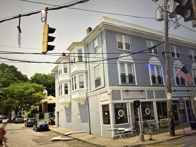 464 Howe Ave, Unit 3B