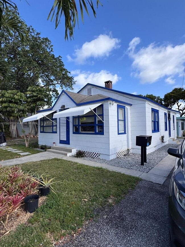 1021 NE 33rd St in Oakland Park, FL - Building Photo - Building Photo