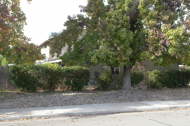 2563 Alabama St in Atwater, CA - Building Photo - Building Photo