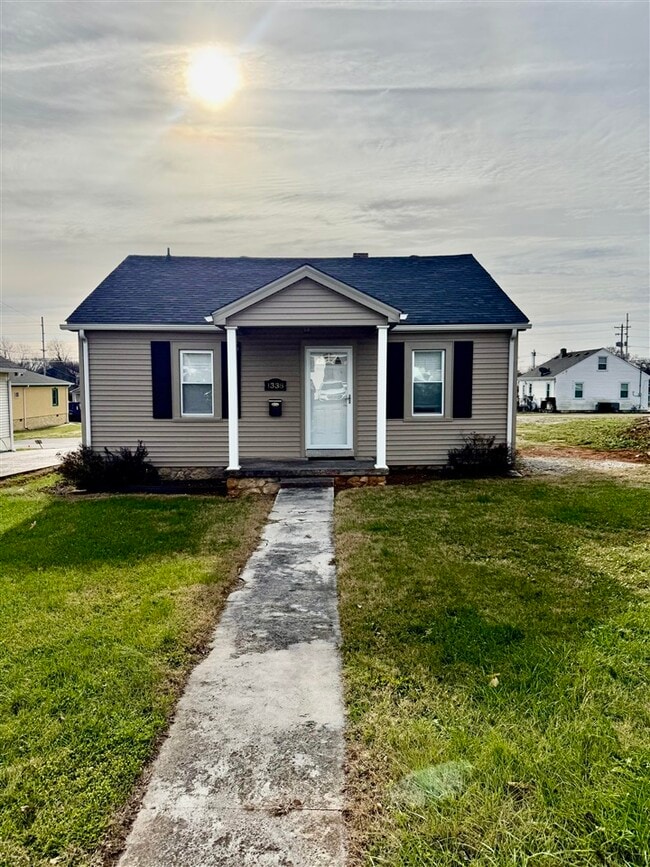 property at 1338 U.S. 31 W Bypass