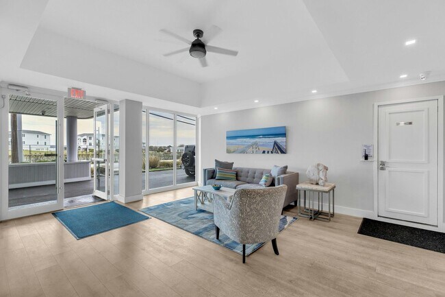 585 Dune Rd in Southampton, NY - Building Photo - Building Photo