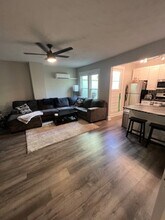 10 1/2 E Main St, Unit Apt C in Westerville, OH - Building Photo - Building Photo