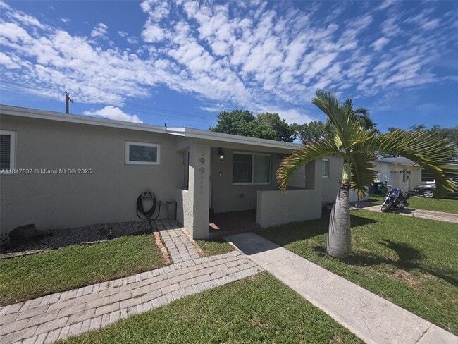 9971 Dominican Dr in Cutler Bay, FL - Building Photo - Building Photo