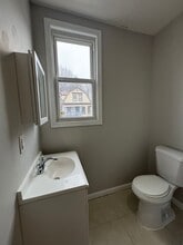 94 Hopkins Pl, Unit 2 in Irvington, NJ - Foto de edificio - Building Photo