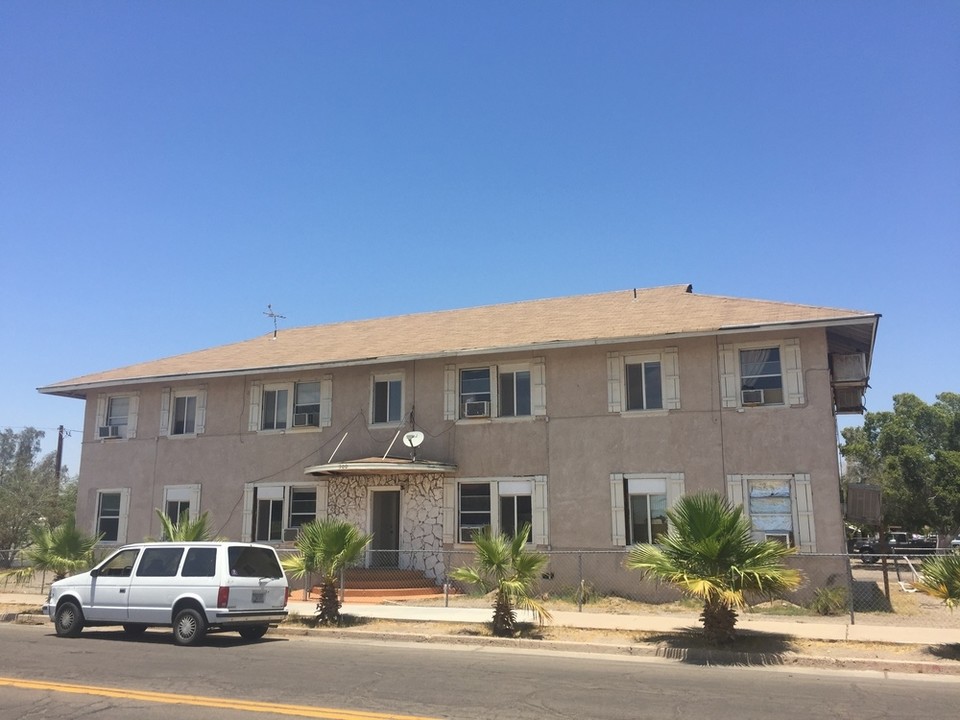 4th Street 8 Unit Complex in Yuma, AZ - Building Photo