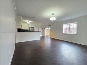 250 NW 52nd Ave in Miami, FL - Building Photo - Building Photo