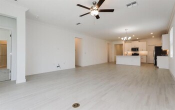 1250 Spinnaker Dr in Lakeland, FL - Building Photo - Building Photo