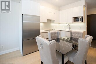 15 Water Walk Dr in Markham, ON - Building Photo - Building Photo