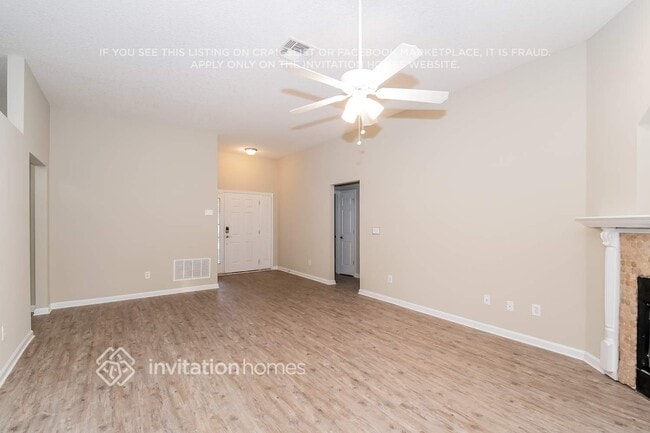 863 S Lilac Loop in Jacksonville, FL - Foto de edificio - Building Photo