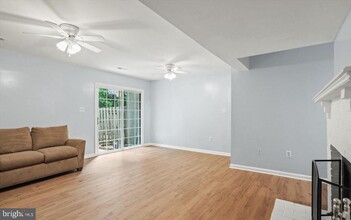 15123 Cardin Pl in Woodbridge, VA - Foto de edificio - Building Photo