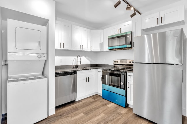 741 NW 3rd Ave in Fort Lauderdale, FL - Building Photo - Building Photo