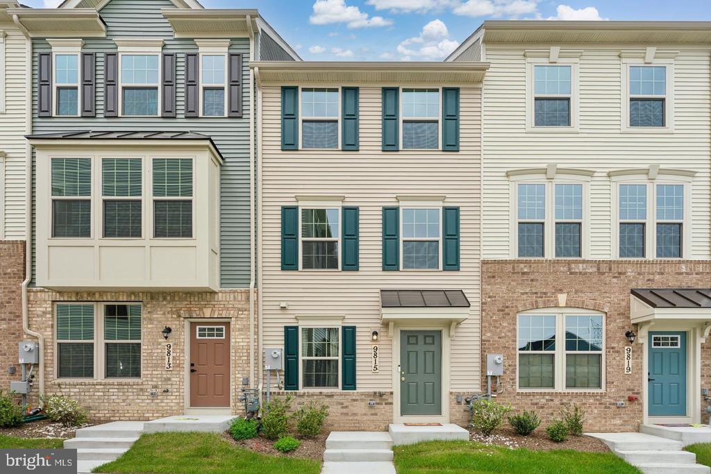 9815 Posterity Ln in Montgomery Village, MD - Building Photo