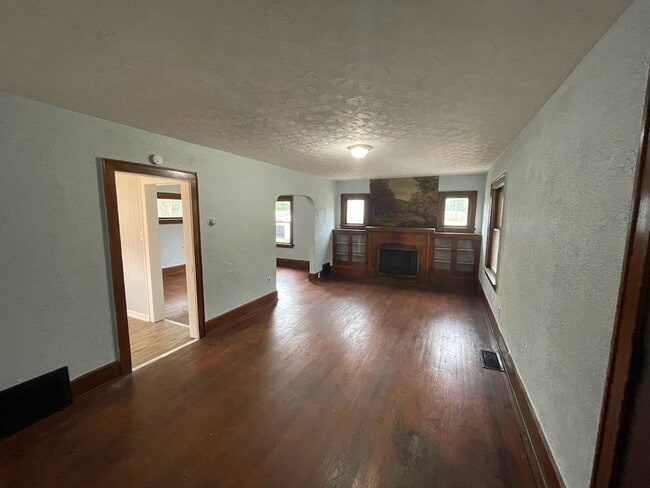 2356 Navarre Rd SW in Canton, OH - Building Photo - Building Photo