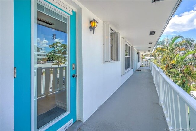 2929 SE Ocean Blvd in Stuart, FL - Building Photo - Building Photo