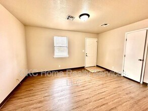 19 W Thatcher St in Edmond, OK - Building Photo - Building Photo