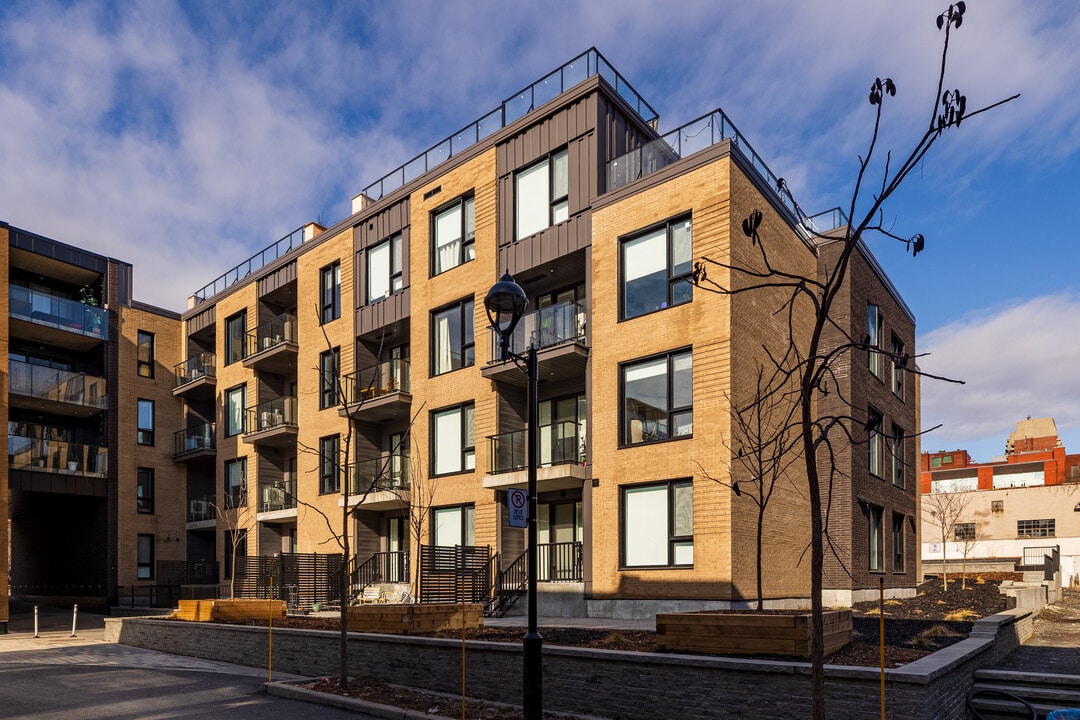 le2121.ca in Montréal, QC - Building Photo