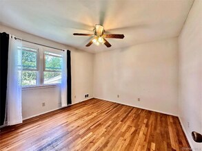 5 Eagle Ln in Farmingdale, NY - Building Photo - Building Photo