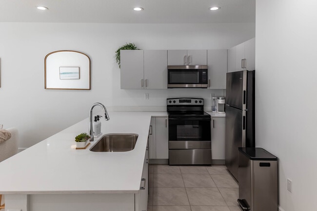 Pearl at Pompano Beach in Pompano Beach, FL - Foto de edificio - Interior Photo