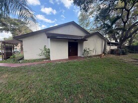 9850 NW 15th Ct in Pembroke Pines, FL - Building Photo